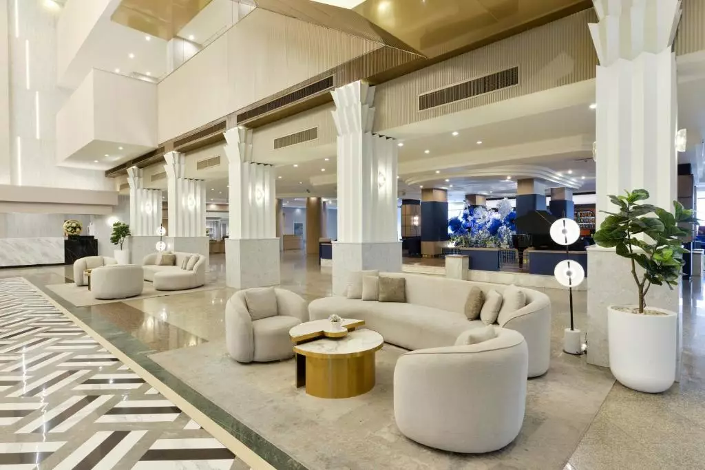 Twin Towers Hotel